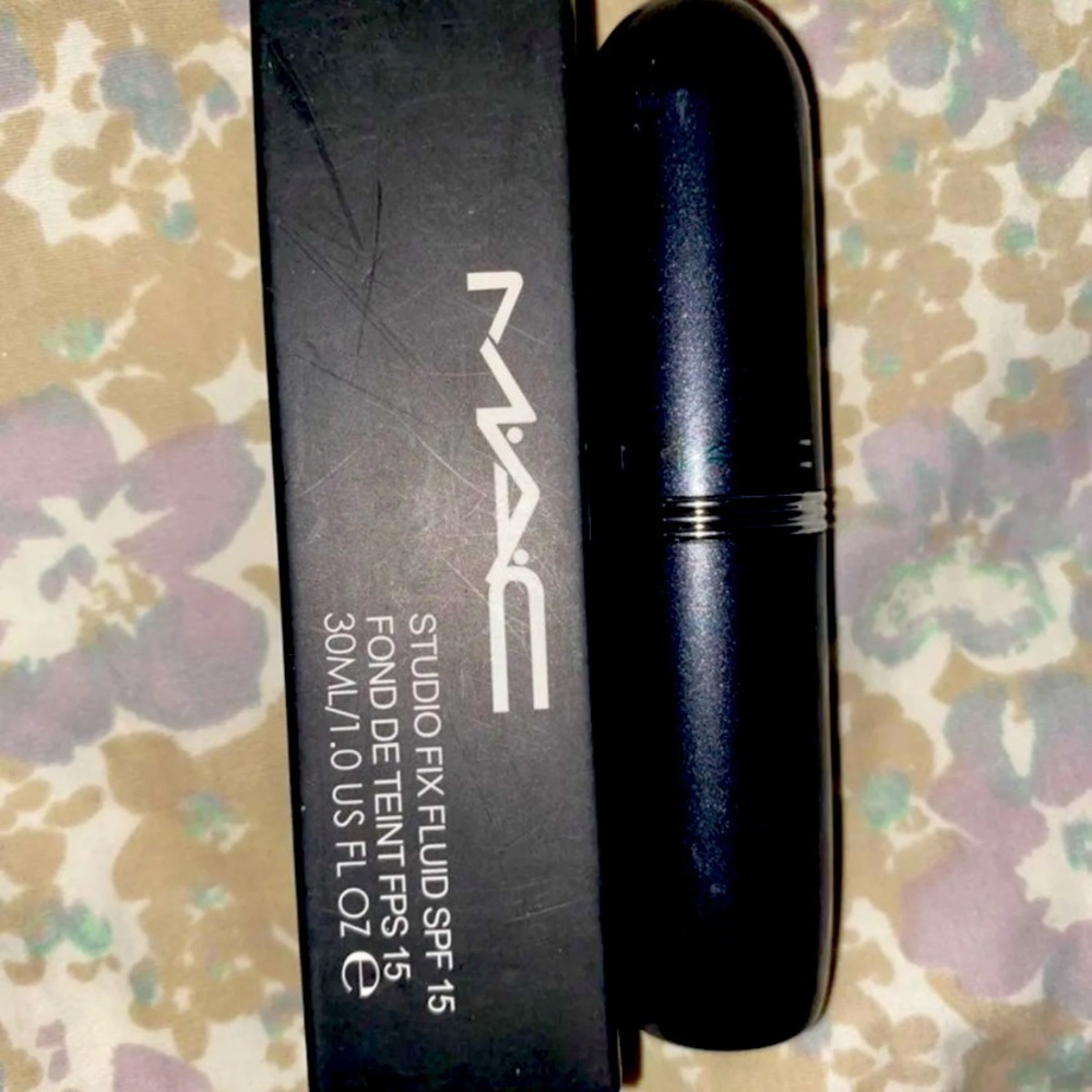 MAC foundation stick NW30